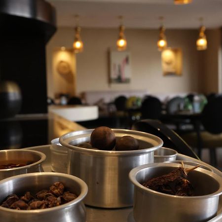 Safir Fintas Hotel Kuwait Kuwait City Екстер'єр фото A coffee tasting session