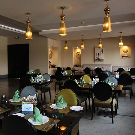 Safir Fintas Hotel Kuwait Kuwait City Екстер'єр фото Restaurant in Kigali