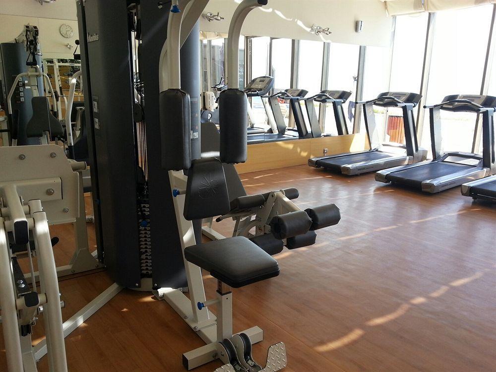 Safir Fintas Hotel Kuwait Kuwait City Екстер'єр фото The gym at the University of Roehampton