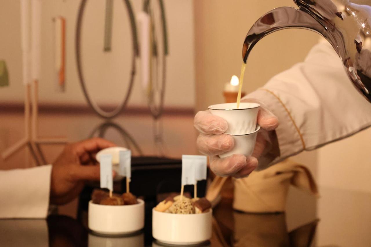 Safir Fintas Hotel Kuwait Kuwait City Екстер'єр фото A coffee being prepared