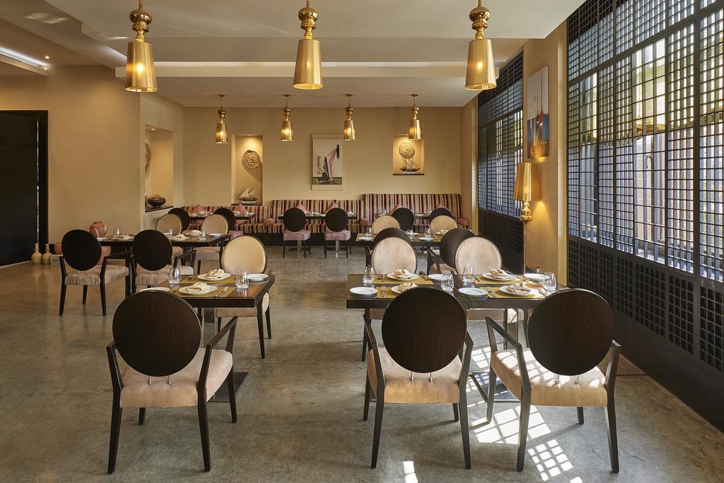 Safir Fintas Hotel Kuwait Kuwait City Екстер'єр фото Restaurant