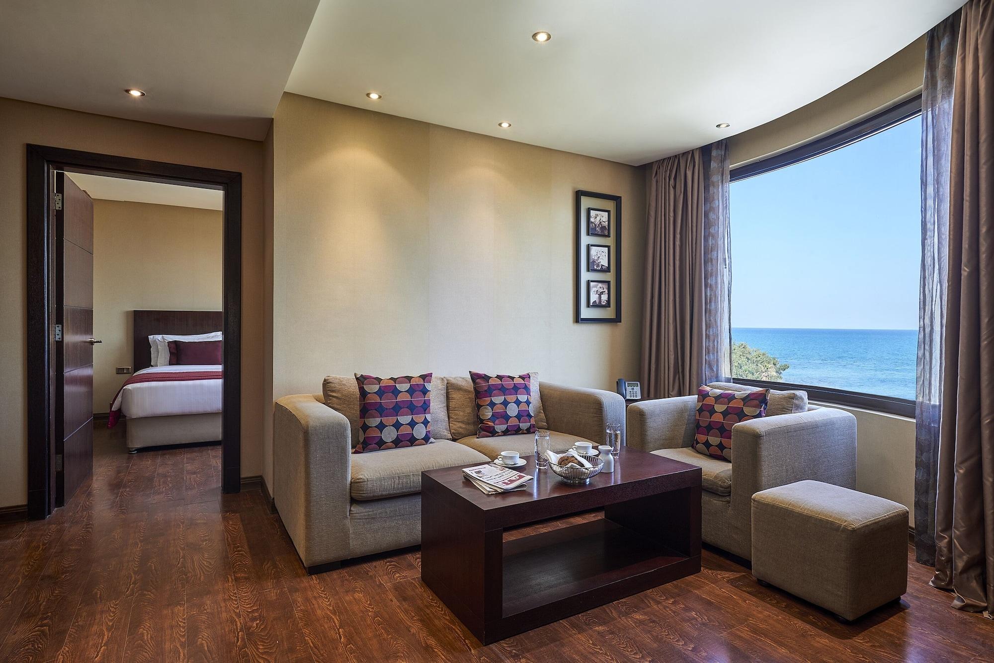 Safir Fintas Hotel Kuwait Kuwait City Екстер'єр фото Suite at the Hilton Alexandria Golf Resort