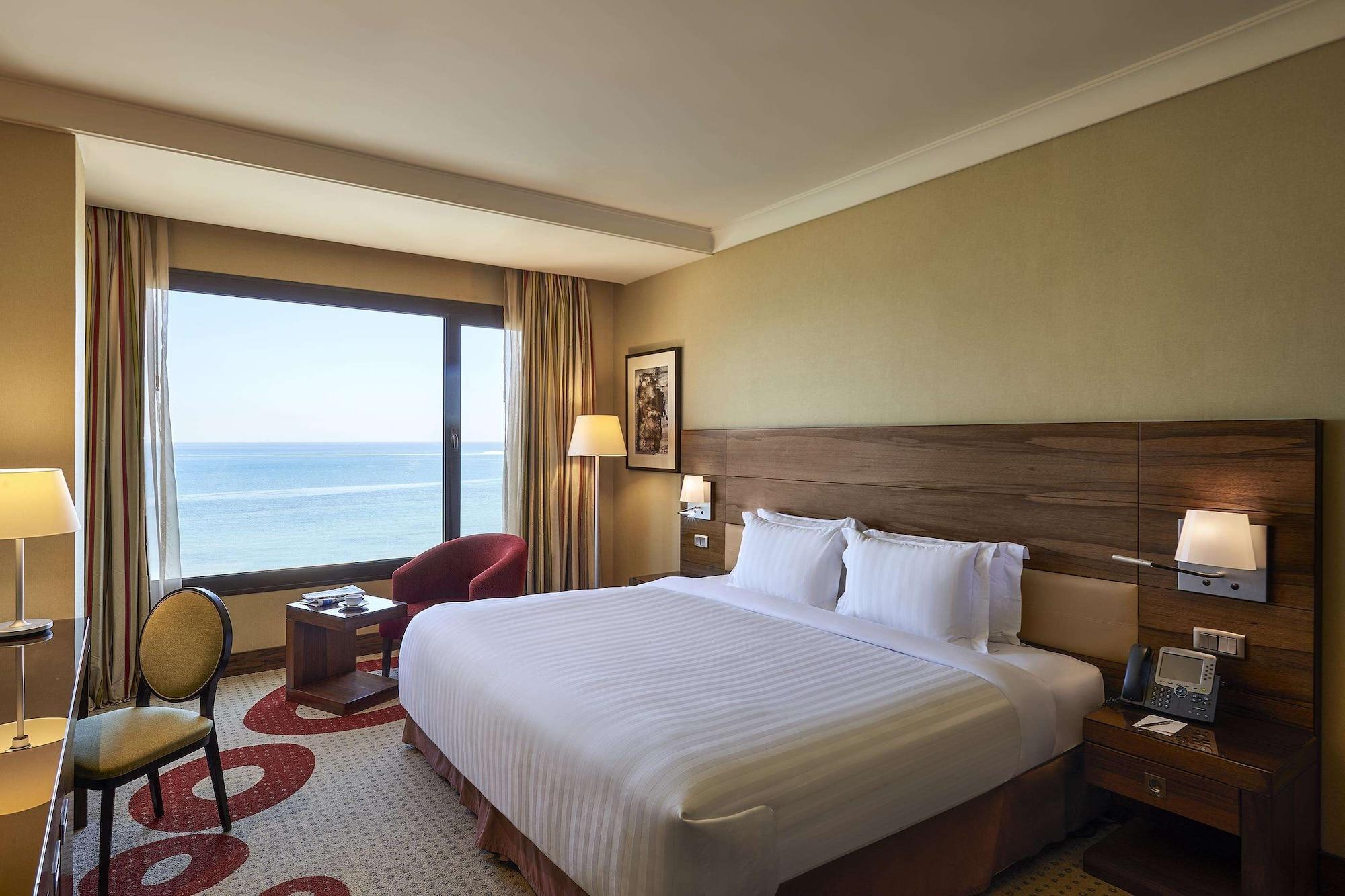 Safir Fintas Hotel Kuwait Kuwait City Екстер'єр фото A room at the hotel