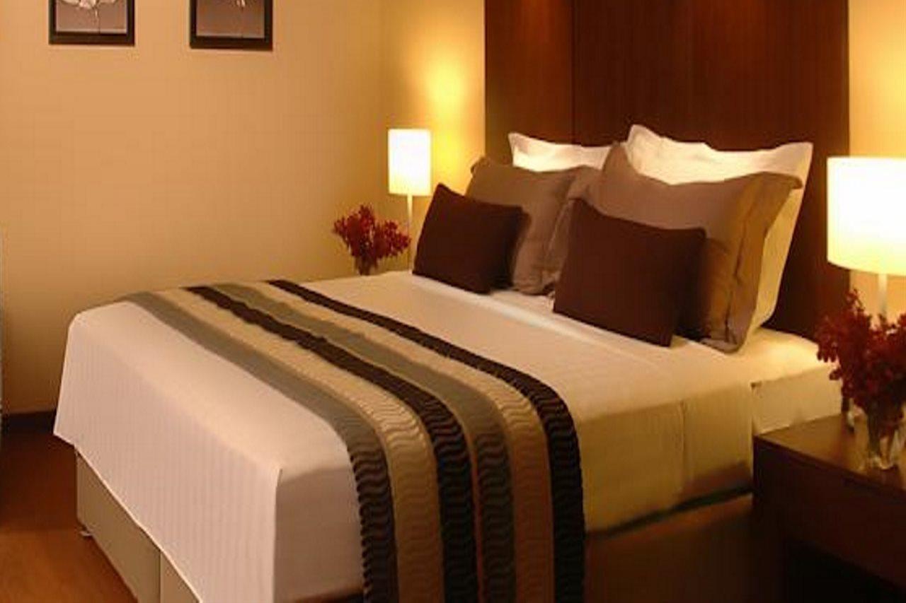 Safir Fintas Hotel Kuwait Kuwait City Екстер'єр фото A bed runner