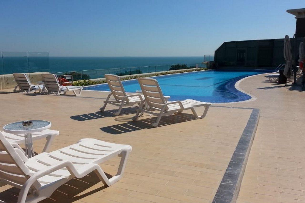 Safir Fintas Hotel Kuwait Kuwait City Екстер'єр фото A pool in Turkey