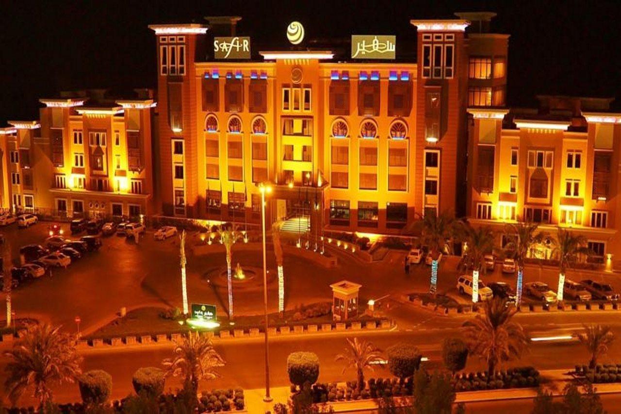 Safir Fintas Hotel Kuwait Kuwait City Екстер'єр фото The station at night