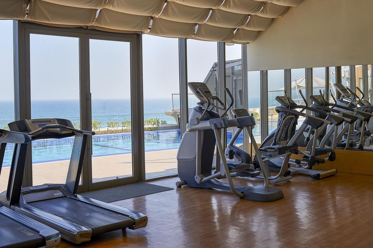 Safir Fintas Hotel Kuwait Kuwait City Екстер'єр фото The gym at the hotel