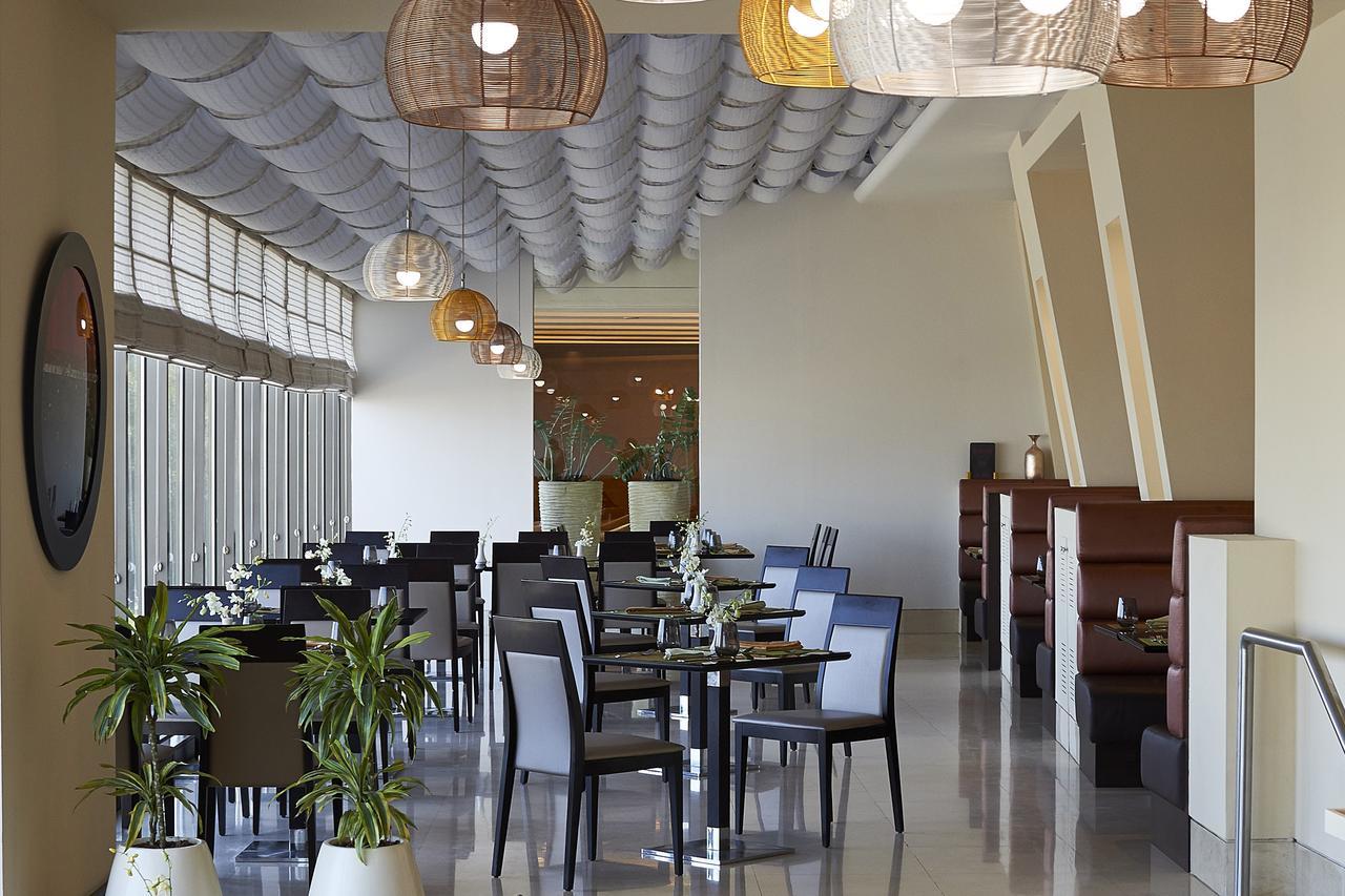 Safir Fintas Hotel Kuwait Kuwait City Екстер'єр фото The interior of the restaurant