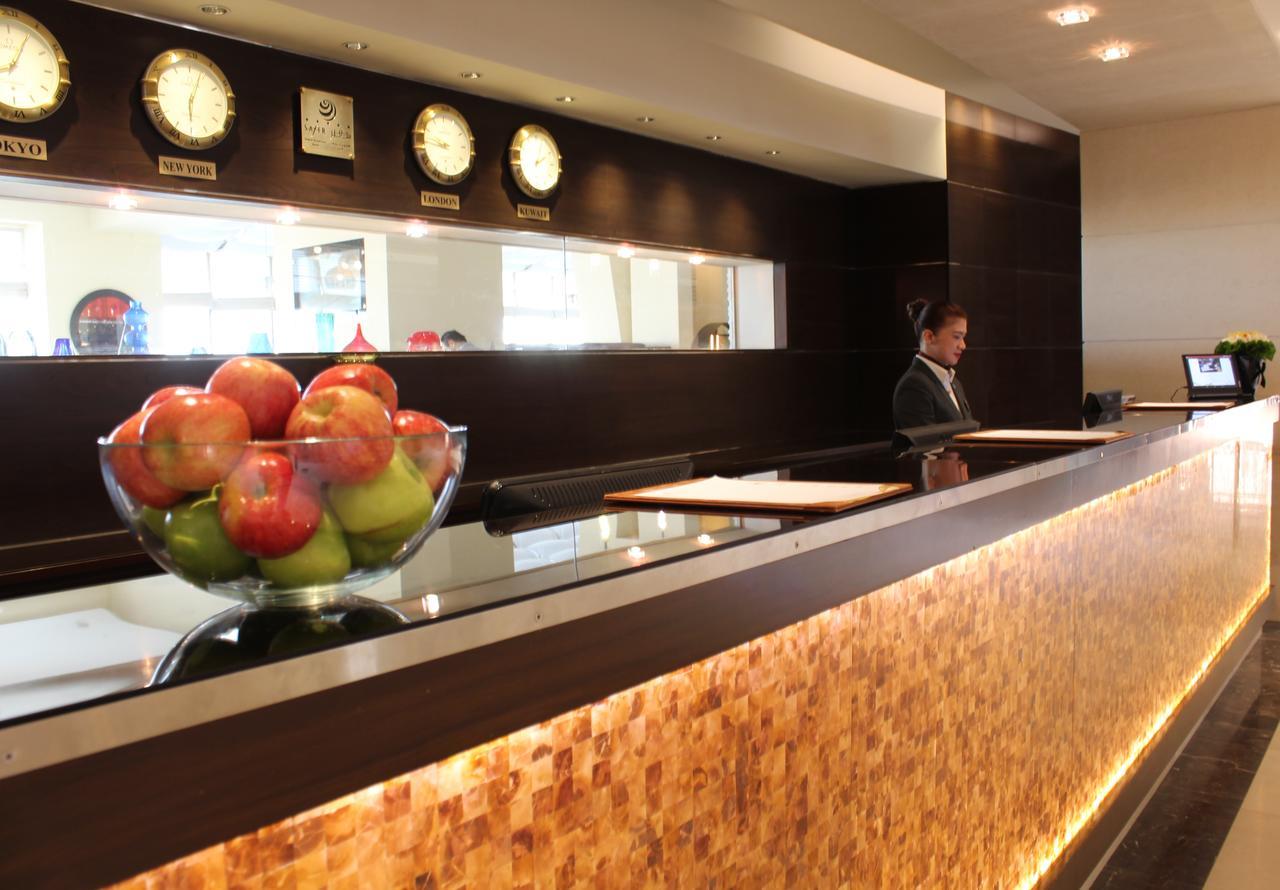 Safir Fintas Hotel Kuwait Kuwait City Екстер'єр фото Reception desk at the hotel